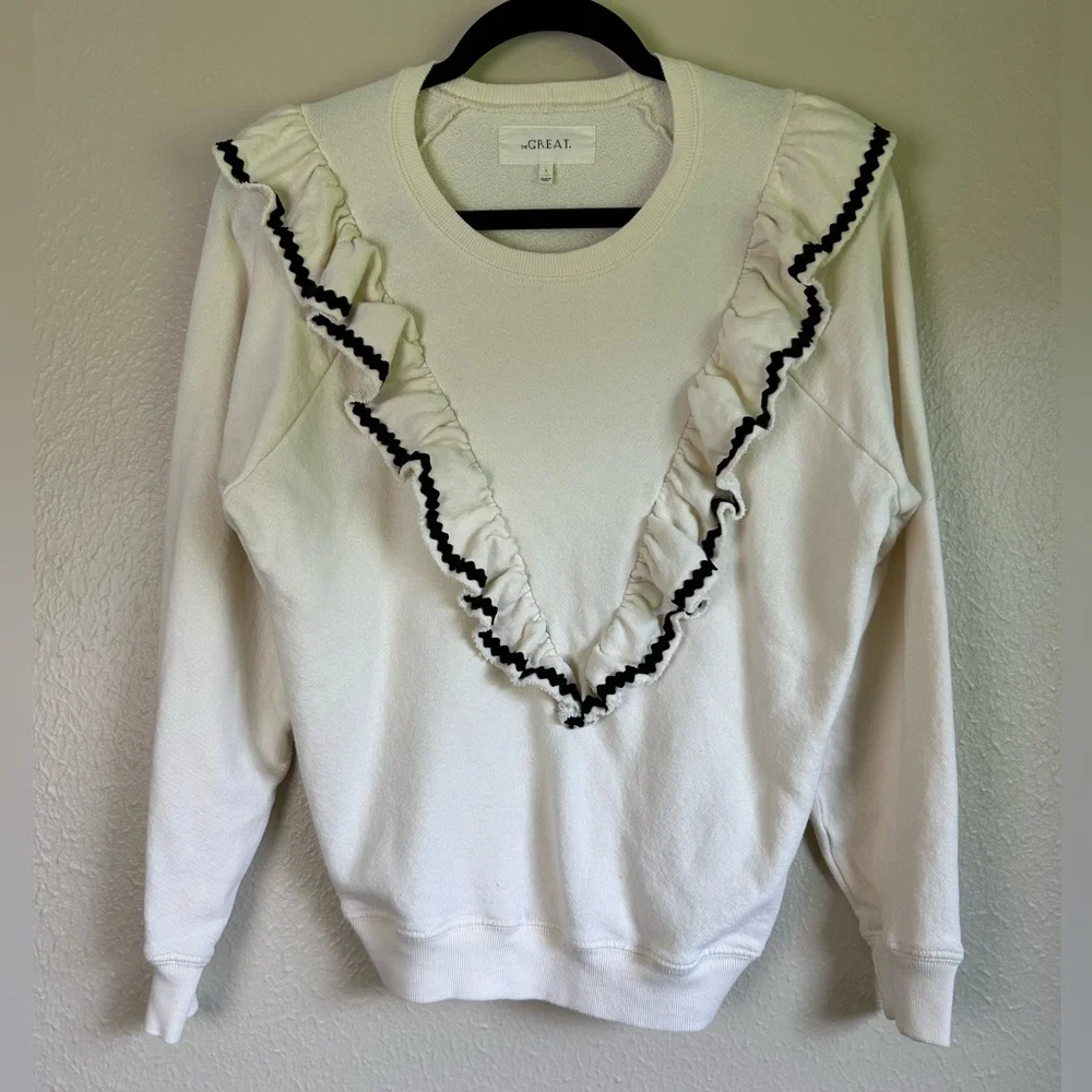 THE GREAT Shrunken Ruffle Sweatshirt Washed White - Picture 2 of 8